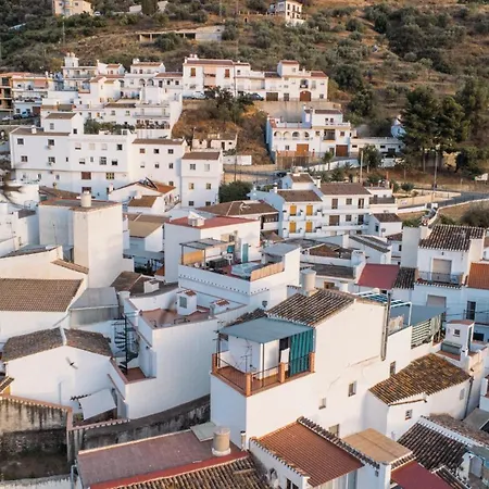 Casa De La Montana - Nispero With Shared Roofterrace Sayalonga