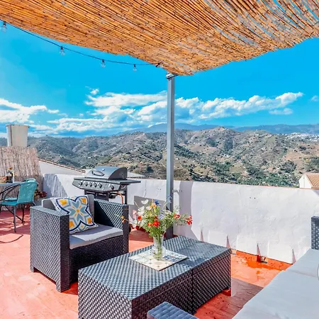 Casa De La Montana - Nispero With Shared Roofterrace Sayalonga